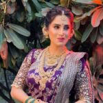Smita Gondkar Instagram - “साजली धाजली, मराठी मुलगी” 😍 Tell us in the comments box below how did you like this look on Actress Smita Gondkar ?🤩👍 💄Muah @goldentouchstudio_makeupartist @sapnagondkar 🪞Inframe @smita.gondkar 📷Photographer @mukesh_narkar.in 👍 Outfit @sparsh_rental_house 🥻Jewels @chandrakalm_jewellery 📍Venue: @beltungwada For Makeup Courses booking bridal makeup ,contact on these numbers : Call Us Now & Book Your Seats!👇👇👇 Call: 97655-13456 , 85510-06376 . #ganeshchathurthi #ganeshfestival #ganpati2023 #FestiveMakeup #DivineBeauty #EthnicGlam #IndianFestivalLook #TraditionalMakeup #SpiritualBeauty #VibrantHues #CulturalGlam #punemakeup #punemakeupartist #puneblogger #punebrides #makeupcourses #ganeshchaturthi #ganeshutsav #ganeshfestival2023 #ganapatibappamorya #navari #navarisaree #punebrides #punemakeupartist #punemakeupartist❤️ बेलटुंगवाडा Beltungwada