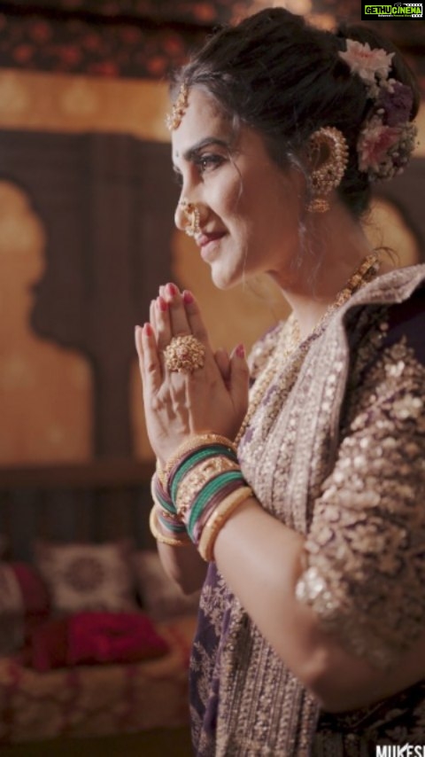 Smita Gondkar - 2.8K Likes - Ganpati Bappa Morya 🙏🏻
May lord Ganesha remove all ur obstacles n bless you with peace , prosperity, happiness and all that ur heart desires ❤️🙏🏻
.
.
.
Makeup & Hair : @goldentouchstudio_makeupartist
Attire : @sparsh_rental_house
Jewels : @chandrakalm_jewellery
Photographer : @mukesh_narkar.in
Venue : @beltungwada
.
.
.
#smitagondkar #smittens #ganapati #ganapati_bappa_morya #ganapatishoot #ganapatifestival #navari #navarisaree #traditional #traditionalsaree #traditionallook #punebrides #punemakeupartist #punemakeupartist❤️ #hairstyles #floralhairstyle #beltungwada #sapnagondkar #sapnagondkarmakeupartist #goldentouchstudio #makeupartist #marathi #marathimulgi