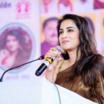 Smita Gondkar Instagram - Honoured to be a guest at Gauri Ganpati Sahitya Jatra organised by sangeeta Tiwari.. Providing a platform for (mahila bachat gat) small scale business at Congress Bhuvan pune.. Empowering women.. Best wishes . . . #smitagondkar #smittens #gauriganpatisahityajatra #womanempowerment #mahilabachatgat #pune #sangeetatiwari