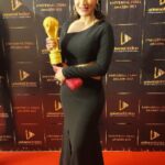 Smita Gondkar Instagram – Thank you  @universal_india_awards for honouring me with the award for “Power Packed Performance In Baloch Movie”
.
.
.
Hair : @makeupbyberdesaurabh 
Outfit : @richa_r29 @style__inn 
Accessories: @the_jewel_gallery
.
.
.
#smitagondkar #smittens #uia #universalindiaawards #universalindiaawards2023 #powerpackedperformer #baloch #gratitude #GratefulHeart #trending #instagram