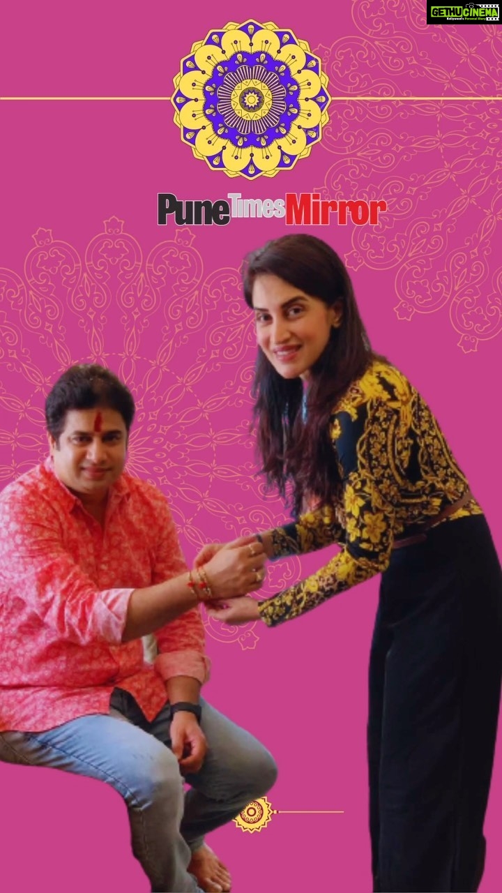 Smita Gondkar Instagram - From #BhushanPradhan to #SonaliKulkarni, here’s a throwback to the heartwarming Rakhi celebrations of our Marathi celebs! @sonalikul @bhushan_pradhan #bhushanpradhan #marathi #celebs #rakhi #rakshabandhan @smita.gondkar @priyabapat @mayurideshmukhofficialll