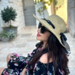 Smita Gondkar Instagram - Seeking the unknown ♥️♥️ . . Outfit Stylist : @richa_r29 @style__inn . . . #smitagondkar #smittens #travel #traveldiary #trip #wanderer #explorepage #trending #instagram