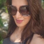 Smita Gondkar Instagram - When there is no one to click my pictures, I land up clicking the same profile 🤳🤳, 🙈🙈 Is it same with u guys? . . . #smitagondkar #smittens #outfit #ootd #metime #wanderer #selflove #explorepage #trending #instagram