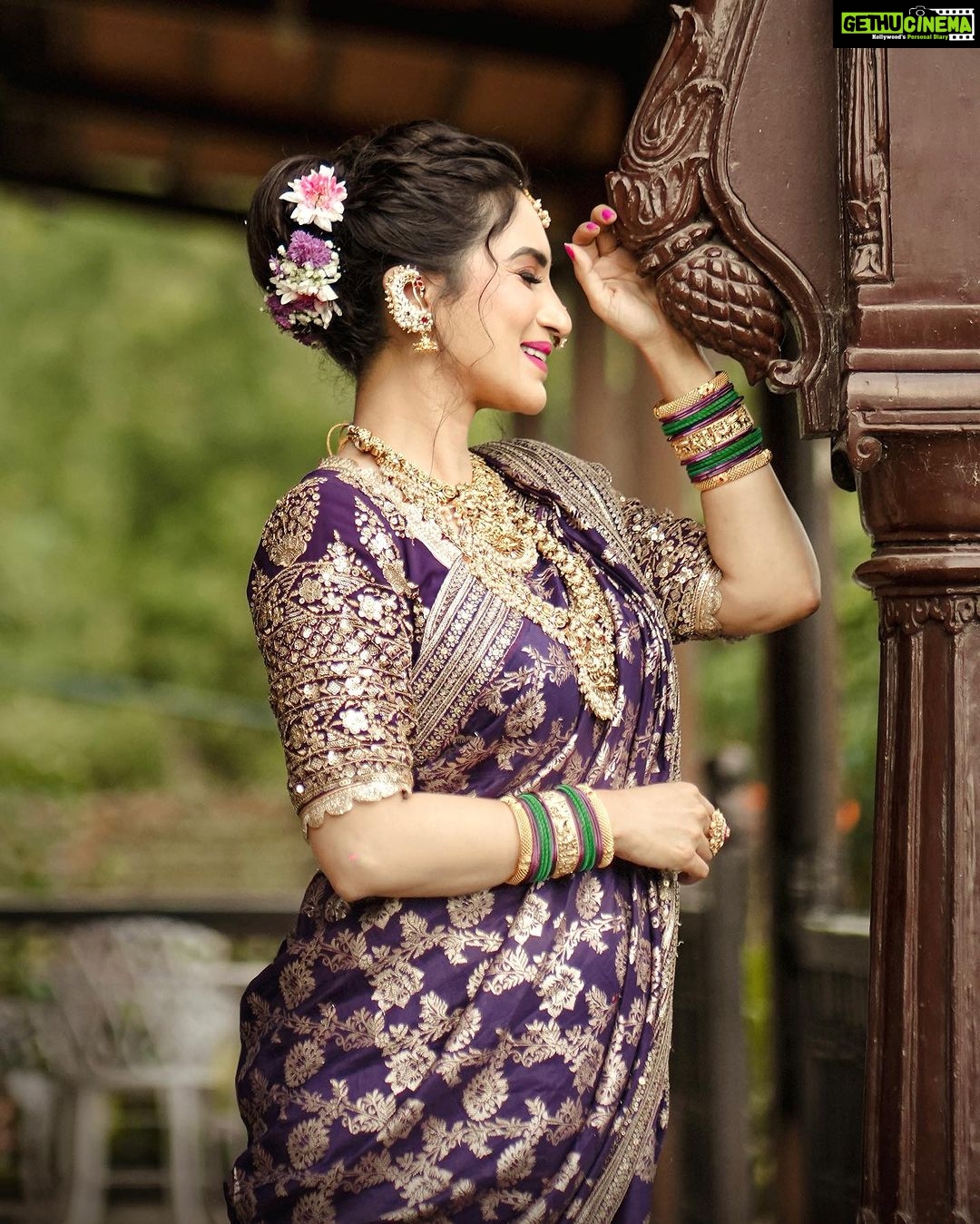 Smita Gondkar - 3.6K Likes - ą¤®ą¤°ą¤¾ą¤ ą„ ą¤®ą„ą¤²ą„ या ą¤Øą¤ą¤°ą„त ą¤Øą¤¾ą¤¹ą„ ą¤¤ą¤° ą¤„ą„ą¤ ą¤ą¤¾ą¤³ą¤ą¤¾ą¤¤ बसतात š
Tell us in the comments box below how did you like this look?
šMuah @goldentouchstudio_makeupartist @sapnagondkar
šŖInframe @smita.gondkar
š·Photographer @mukesh_narkar.in
š„»Jewels @chandrakalm_jewellery
š Outfit @sparsh_rental_house
šVenue: @beltungwada
For Makeup Courses booking bridal makeup ,contact on these numbers :
Call Us Now & Book Your Seats!ššš
Call: 97655-13456 , 85510-06376
.
#ganeshchathurthi #ganeshfestival #ganpati2023 #FestiveMakeup #DivineBeauty #EthnicGlam #IndianFestivalLook #TraditionalMakeup #SpiritualBeauty #VibrantHues #CulturalGlam #punemakeup #punemakeupartist #puneblogger #punebrides #makeupcourses #ganeshchaturthi #ganeshutsav #ganeshfestival2023 #ganapatibappamorya #navari #navarisaree #punebrides #punemakeupartist #punemakeupartistā¤ļø