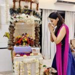 Smita Gondkar Instagram - गणेश चतुर्थीच्या हार्दिक शुभेच्छा 🌺 @smita.gondkar❤️ . . . . . . . . .#worldsmita #smittens #smitagondkar #boggbossmarathi #amravati #nagpur #queen #positivevibes #positivity #goodvibes #love #biggboss #biggboss #manisharani #fukrainsaan #elvishyadav #jiyashankar #poojahegde #dnyanadaramtirthkar #jannatzubair #hinakhan #गणपतीबाप्पामोरया #ganpatibappamorya #nehakakkar #rubinadilaik #biggbossott2 #beautiful #aplismita #biggbossmarathi4