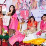Smita Gondkar Instagram - Honoured to be a guest at Gauri Ganpati Sahitya Jatra organised by sangeeta Tiwari.. Providing a platform for (mahila bachat gat) small scale business at Congress Bhuvan pune.. Empowering women.. Best wishes . . . #smitagondkar #smittens #gauriganpatisahityajatra #womanempowerment #mahilabachatgat #pune #sangeetatiwari