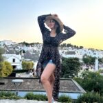 Smita Gondkar Instagram - The little joys of chasing sunsets☀️❤️ . . . Styling : @richa_r29 . . . #smitagondkar #smittens #travel #traveldiary #trip #wanderer #vacationmode #workmode #explorepage #trending #instagram #sunset #sunsetphotography #travelsunsets #sunsetlovers #sunsets #beautifulsunsets #travelgram