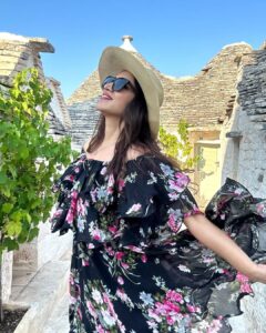 Smita Gondkar Instagram - Wanderlust Chronicles
.
.
.
Outfit Stylist : @richa_r29 @style__inn
.
.
.
#smitagondkar #smittens #travel #traveldiary #trip #wanderer #explorepage #trending #instagram