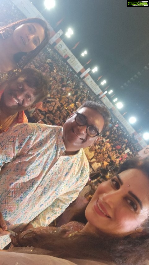 Smita Gondkar Instagram - Fun time at vikroli Navratri Celebration with @bhaukadamofficial ladka.dadus ✨ . . Styling : @tanmay_jangam Outfit : @suvidhafashion . . #smitagondkar #smittens #happynavratri #navratri2023 #navratri #garba #festivalvibes #instagram