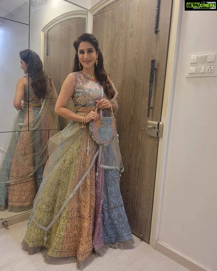 Smita Gondkar Instagram - A perfect combination of tradition and style, this chaniya choli is my way of celebrating the grandeur of our heritage. 💫🌺 . . . Styling : @tanmay_jangam Outfit : @suvidhafashion . . . #smitagondkar #smittens #traditional #festivalvibes #outfit #trending #instagram