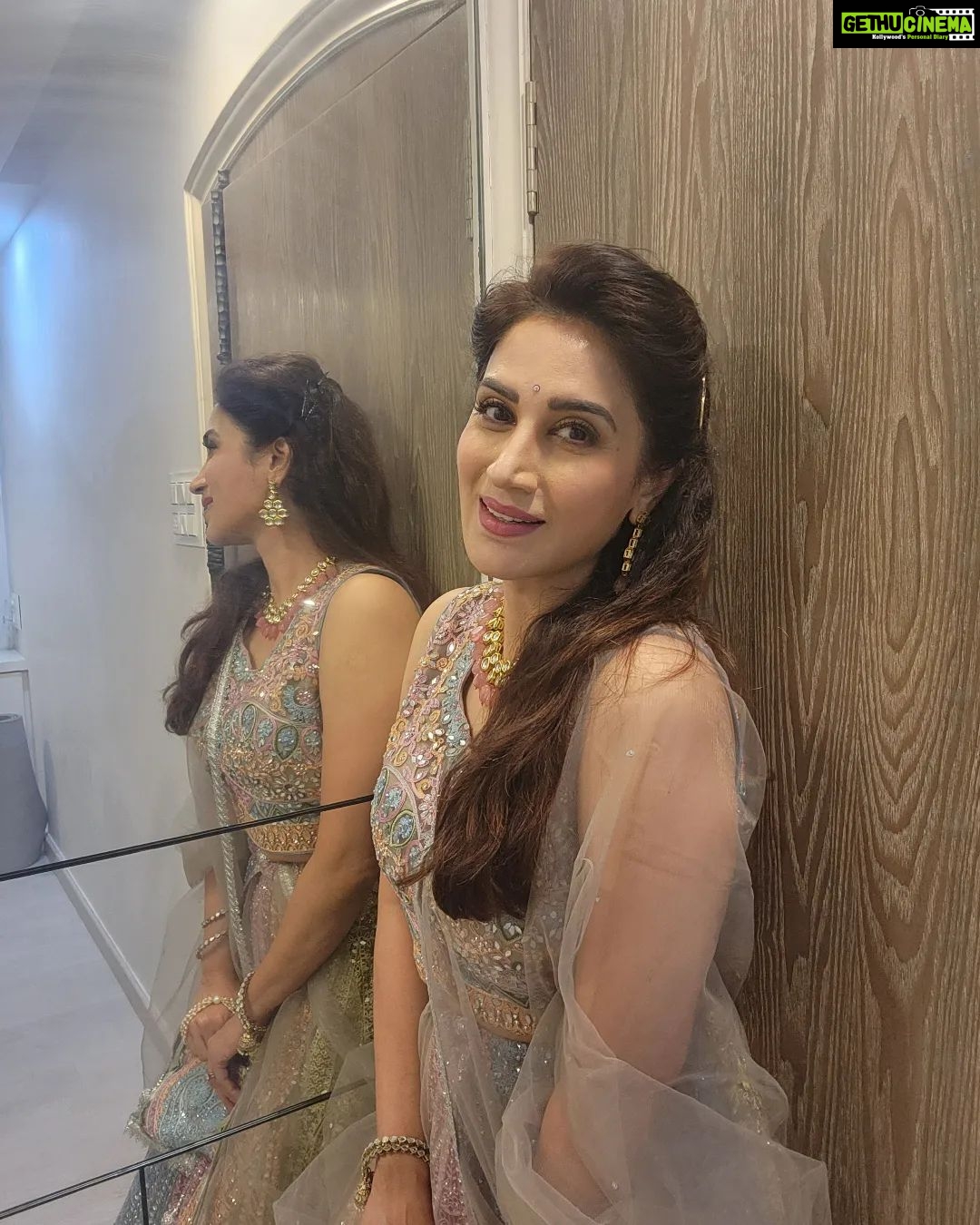 Smita Gondkar - 3.3K Likes - A perfect combination of tradition and style, this chaniya choli is my way of celebrating the grandeur of our heritage. š«šŗ
.
.
.
Styling : @tanmay_jangam
Outfit : @suvidhafashion
.
.
.
#smitagondkar #smittens #traditional #festivalvibes #outfit #trending #instagram