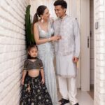 Smriti Khanna Instagram – Happy Diwali to our Instagram family 🪔✨♥️
Wearing @houseofneetalulla 
Gautam in @abujanisandeepkhosla 
Anayka in @the.adorbss