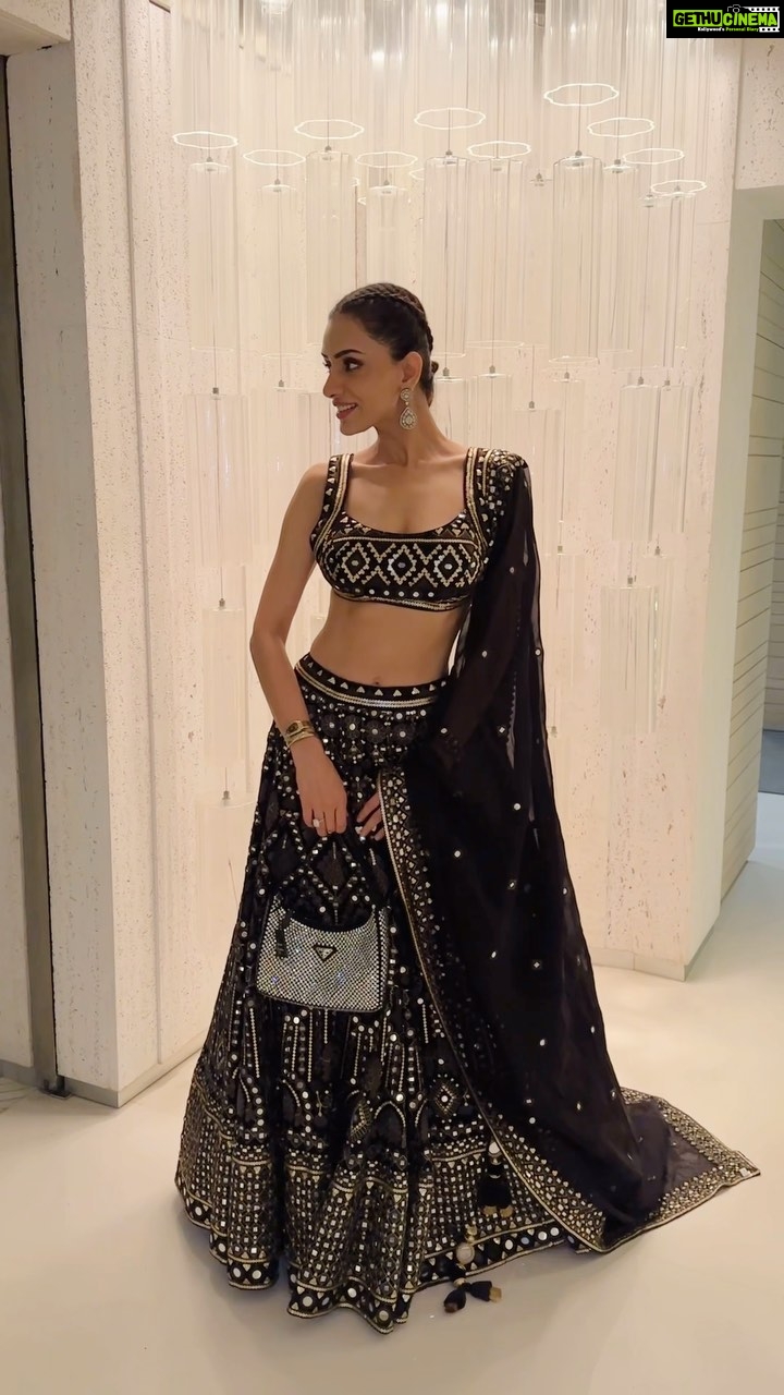 Smriti Khanna Instagram - Diwali nights ✨ Wearing @gopivaiddesigns