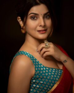 Smrity Sinha Instagram - U can’t go Back and change the Beginning, but u can Start Now & change the Ending 🤟🏻🌹

#smritysinha #instagram #instagood #pic 

Credits: 
Photographer @zingaderanjan 
Make up by @amigo_makeup
Outfit by - @kleider.india
Styled by - @ms_tanaya
@_shambhaviiiiiiiiii_

@pinkvilla @voompla @viralbhayani @goosebumpscinema @goosebumpsent1