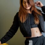 Smrity Sinha Instagram - Fitness is not about being better than someone else,it’s about being better than YOU USED TO BE #smritysinha #instagood #instagram #photography Credits: Photographer @zingaderanjan @Weddingkraft Edited by @dedhiabrijesh Make up by @amigo_makeup Outfit by - @kleider.india Styled by - @ms_tanaya @_shambhaviiiiiiiiii_ Amanora Park Town