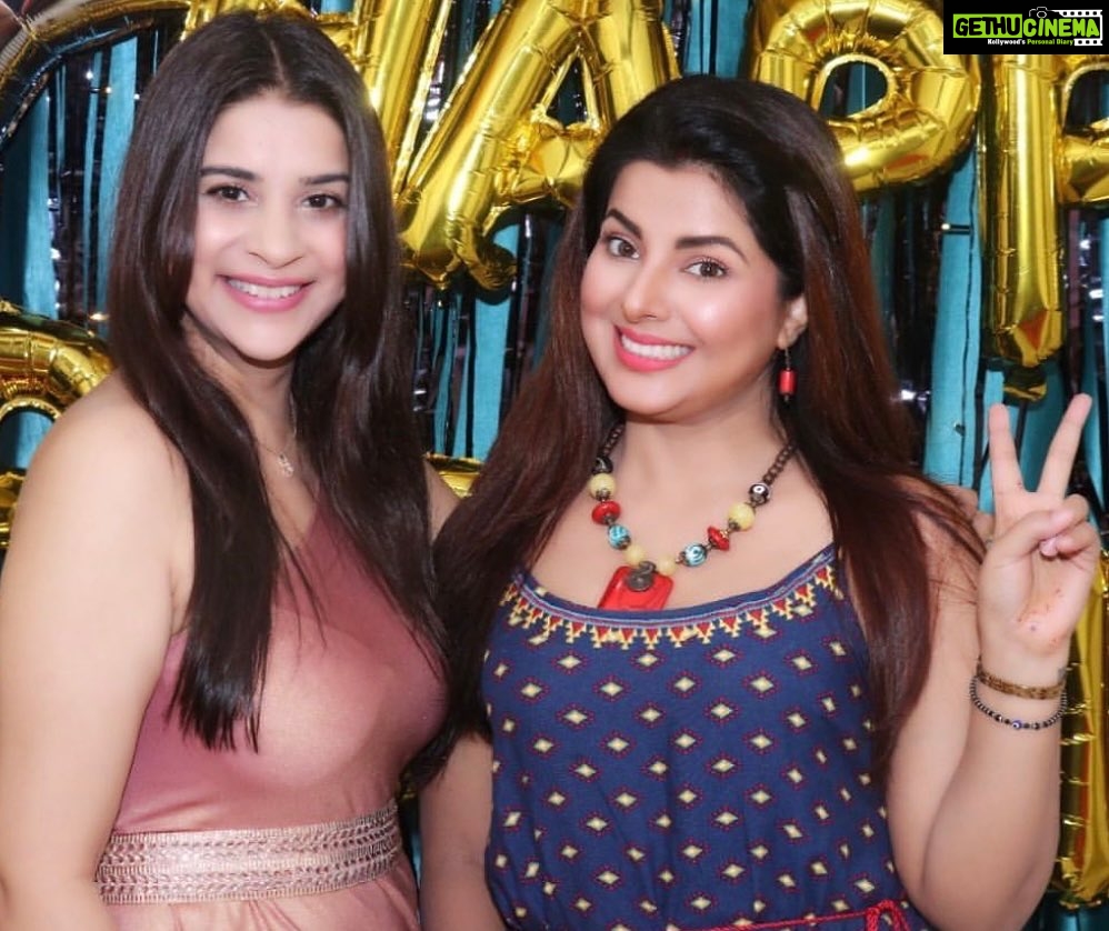 Smrity Sinha Instagram - “ Happy Birthday @smritysinha_official 🥳Another adventure filled year awaits you. Welcome it by celebrating your birthday with pomp and splendor. Wishing you a very happy and fun-filled birthday … ❤️🧿 #aa #anara #anaragupta #smritysinha #birthday #blessings #ootd #picoftheday #photography #photo #photooftheday #instagood #instagram #instadaily #instalike #insta Courtyard by Marriott-London Heathrow