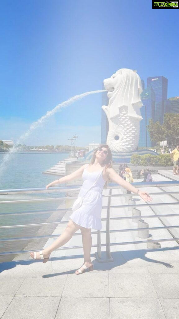 Smrity Sinha Instagram - Holiday in Singapore 🇸🇬… m learning to love myself❤️ #smritysinha #instagood #reelsinstagram #instagram Merlion , Singapore