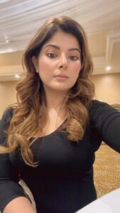 Smrity Sinha Instagram - कहानी घर घर की…😂🤣 #smritysinha #instagram #instagood