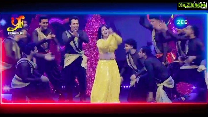 Smrity Sinha Instagram - IBFA DUBAI - Mera performance Dekhiye sirf Zee Biscope par @yashifilms.official @zeebiskope