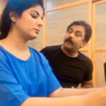 Smrity Sinha Instagram - Mere gharwalon ko nahi pata …🤫🫣😜🤪😂 #instagood #instagram #smritysinha #reels