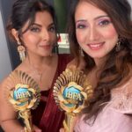 Smrity Sinha Instagram - We won 💕💕💕 Me : Best Debutant Actress @smritysinha_official Ji : Best Actress critic 🥰🥰🥰 Girl power 🌸 Coca-Cola Arena