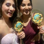 Smrity Sinha Instagram - We won 💕💕💕 Me : Best Debutant Actress @smritysinha_official Ji : Best Actress critic 🥰🥰🥰 Girl power 🌸 Coca-Cola Arena