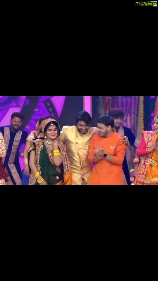 Smrity Sinha Instagram - जय छठी मैया🙏 18 तारीख के @zeebiskope पर हमनी के साथ में मनाई जा छठ के महापर्व आस्था से भरल छठ महापर्व लेकर आ रहल बानी जा स्नेह मनोरंजन से भरल छठ के महापर्व आप सब तैयार रही इ साल के छठ हमेशा की तरह भोजपुरी परिवार के साथे मनाई 🥰🙏♥️ @dineshlalyadav @aamrapali1101 @pradeeppandey_chintu @ankush_raja_official @gunjansinghgs @smritysinha_official @neelamgiri_ @anaraguptaactress @singermamtaraut @imchandanisingh @zeebiskope @manishjaind @neelmani1104 Mumbai, Maharashtra