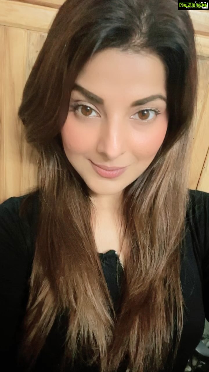 Smrity Sinha Instagram - Kar lo khud pe guroor….😊 #smritysinha #reels #instagram #instagood Mumbai, Maharashtra