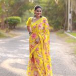 Sneha Instagram - Congratulations, my dearest @geetuhautecouture for launching your own label @swaasabygeetu . You have worked so hard all these 10 years to make a mark in your career and build your client base. I'm super proud of you. Love you for what you are.😍😍 Thank you @ashokarsh for your continued support. A big shout out to your fantastic team🥰🙏 and last but not least, my sweetheart @vyshalisundaram_hairstylist for always being the sweetest❤️
