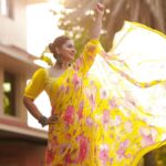 Sneha Instagram - Congratulations, my dearest @geetuhautecouture for launching your own label @swaasabygeetu . You have worked so hard all these 10 years to make a mark in your career and build your client base. I'm super proud of you. Love you for what you are.😍😍 Thank you @ashokarsh for your continued support. A big shout out to your fantastic team🥰🙏 and last but not least, my sweetheart @vyshalisundaram_hairstylist for always being the sweetest❤️