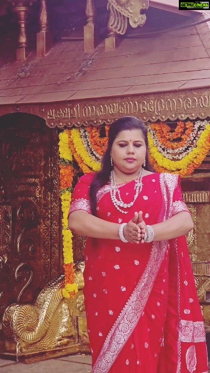 Sneha Sreekumar Instagram - Red❤❤❤❤ Mua @makeupbyanil Sareedrapped by @joshnaaa_jo Ornaments @parakkat_jewels 📷 @dragoism #redlove❤ #redsaree #parakkat #mandothari #marimayam #reelsinsta #reelsinstagram😍 #reelsuploodingtime #reelsinsta