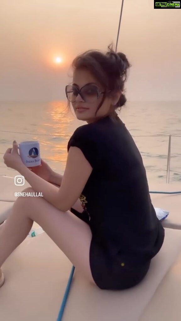 Sneha Ullal Instagram - Set Sail in Style with @india_boats ! ⛵ Explore Mumbai’s stunning coastline with our affordable luxury sailing experiences. Book now for an unforgettable adventure on the high seas @ Rs2999 onwards.Contact +919004013301 +917977574228 #IndiaBoats #LuxurySailing #MumbaiAdventure #snehaullal #mumbailife Gateway of India ,Mumbai