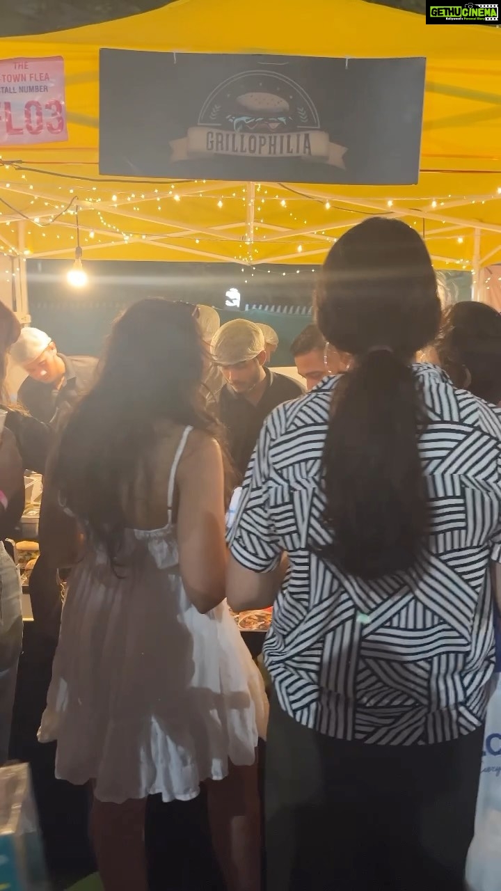 Sneha Ullal Instagram - Flea market shenanigans. Grilling all day @thebtownfleaa Good stuff @grillophilia @impatientamit running the show. #frankgueizelar #mumbai #beagrillophile #grillophilia #btownfleaa #fleamarket #event Mumbai, Maharashtra