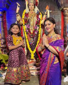 Sneha Wagh Instagram - ✨ Ashtami ✨ . . . @_world_of_myra_official @shwetavaikul . . . #myravaikul #worldofmyra #pari #aaheparitardontworry #worldofmyraofficial #neerja #neerjaeknayipehchaan #navratri #ashtami #navratri2023 #ssnehawagh #sarangesneha #snehawagh #lalbaughchimata #japachidevi