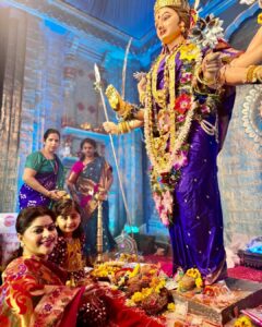 Sneha Wagh Instagram - ✨ Ashtami ✨ . . . @_world_of_myra_official @shwetavaikul . . . #myravaikul #worldofmyra #pari #aaheparitardontworry #worldofmyraofficial #neerja #neerjaeknayipehchaan #navratri #ashtami #navratri2023 #ssnehawagh #sarangesneha #snehawagh #lalbaughchimata #japachidevi