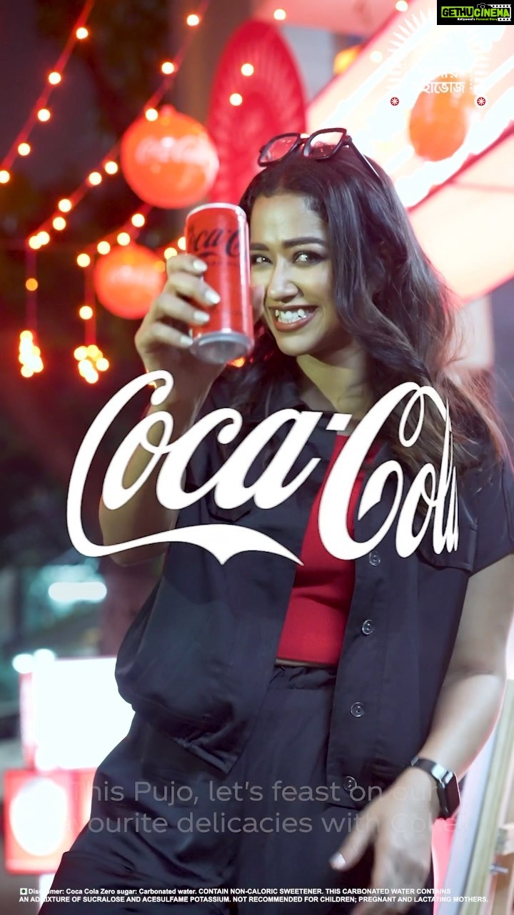 Sohini Sarkar Instagram - The two famous food hubs of the city - China Town & Sodepur, are lined with iconic food joints, serving the most delicious dishes the city is known for. And what happens when a foodie like me goes for a food walk through these lanes? Food, fun, and a grand feast for sure! Thanks to @cocacola_india , I got the chance to tag along with foodies as we went on a Food Walk enjoying the most popular delicacies with the perfect partner - chilled Coke! Here’s a glimpse of all the fun we had!