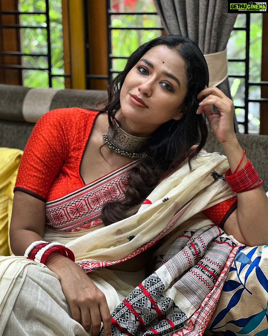 Sohini Sarkar Instagram - A S H T A M I 🌺❤️