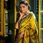 Sohini Sarkar Instagram - 🌸 Pujo Shoot for @sangbadpratidin In frame : @sohinisarkar01 💛 Photo : @siladitya_dutta Makeup & Hair : @abhijitpl2 Saree : Priyogopal Bishoyi Blouse : @parama_g Jewellery: @tahir_somethingsopure Styling : @bidisha_chattopadhyay Coordination : @shampalimaulick . . . . . . . . . . . . . . . . . . . . . . . . #actress #photoshoot #fashionblog #fashionblogger #fashionmagazine #portraitsgames #styleblogger #portraitspg #portraitsmood #photooftheday #fashionblogger_de #portraitphotography #fashiondiaries #fashioneditorial #fashionphotography #fashionwoman #ootd #ootdfashion #portraits #portraitpage #styleinspiration #portraitmood #fashionaddict #wiwt #moodygrams #incredibleindia #fashionphotography #fashionphotographer #instafashion #fashionworld Barrister Babur Bari 92 Kabi Sukanta Sarani