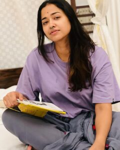 Sohini Sarkar Instagram - আমি অধরা মাধুরী, যে আমাকে বাসবে ভালো, তার আকাশেই উড়ি🍁