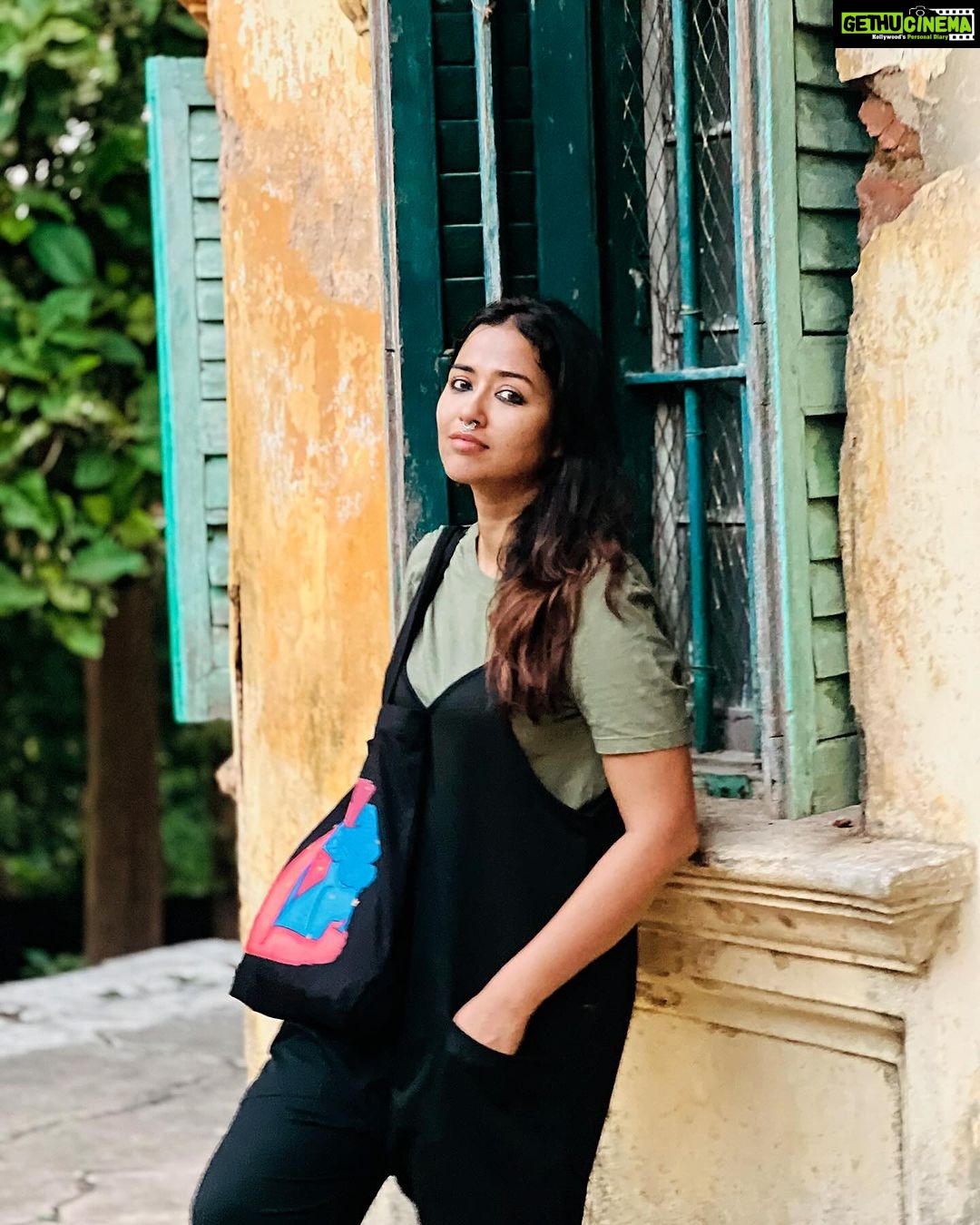 Sohini Sarkar Instagram - কাশ ফুল ঝরে যায় .... কিন্তু এ শরৎ থেকে যাক #mind #peace #simultala #day #autumn #autumnvibes🍁 #outdoor #candid #time