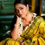 Sohini Sarkar Instagram - 🌸 Pujo Shoot for @sangbadpratidin In frame : @sohinisarkar01 💛 Photo : @siladitya_dutta Makeup & Hair : @abhijitpl2 Saree : Priyogopal Bishoyi Blouse : @parama_g Jewellery: @tahir_somethingsopure Styling : @bidisha_chattopadhyay Coordination : @shampalimaulick . . . . . . . . . . . . . . . . . . . . . . . . #actress #photoshoot #fashionblog #fashionblogger #fashionmagazine #portraitsgames #styleblogger #portraitspg #portraitsmood #photooftheday #fashionblogger_de #portraitphotography #fashiondiaries #fashioneditorial #fashionphotography #fashionwoman #ootd #ootdfashion #portraits #portraitpage #styleinspiration #portraitmood #fashionaddict #wiwt #moodygrams #incredibleindia #fashionphotography #fashionphotographer #instafashion #fashionworld Barrister Babur Bari 92 Kabi Sukanta Sarani