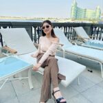 Somi Khan Instagram – At peace 🤎🪑✨

———————————
Outfit @fashionstruc Palazzo Versace Hotel, Dubai