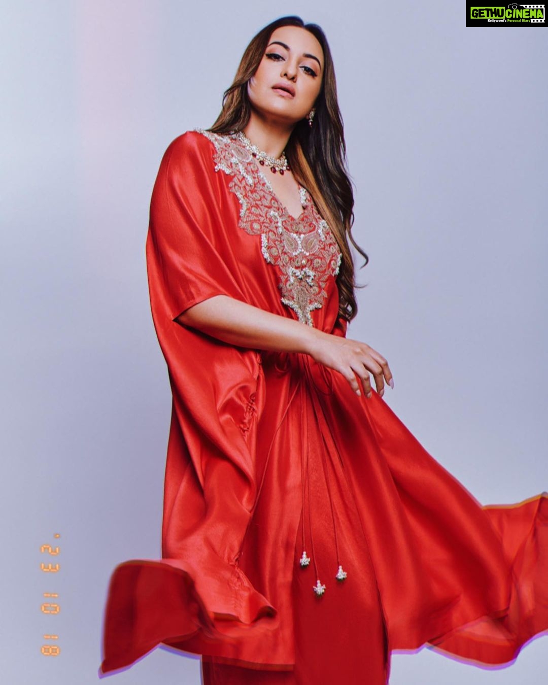 Sonakshi Sinha Instagram - Festive SZN inspo ✨