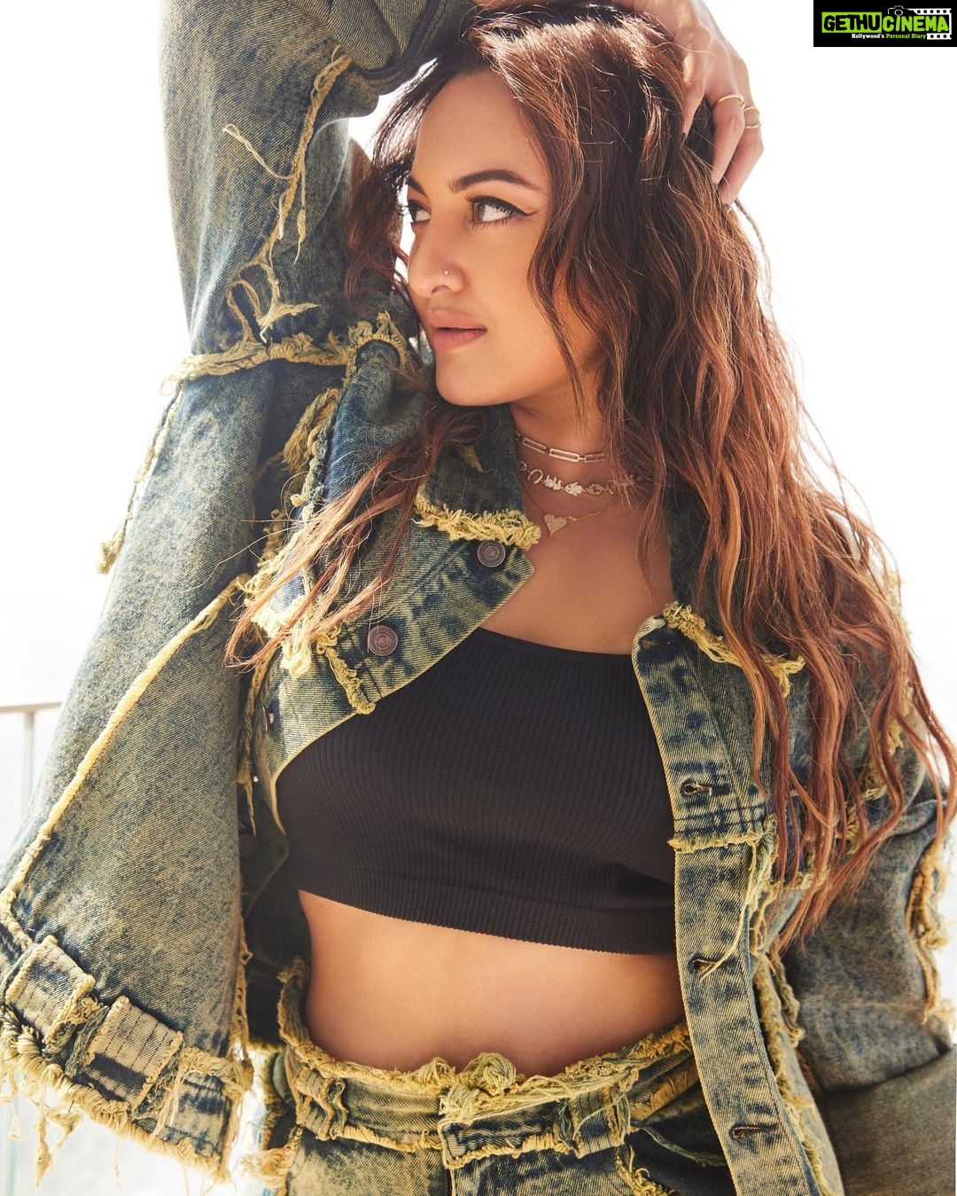 Sonakshi Sinha - 544.8K Likes - Most Liked Instagram Photos