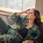 Sonakshi Sinha Instagram - Modern day Pakhi - torn apart still strong! Had a great session at @ifp.world reminiscing about all things #Lootera ❤️