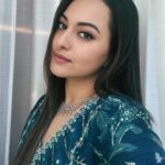 Sonakshi Sinha Instagram - Saadgi mein hi khoobsurati hai 🤓