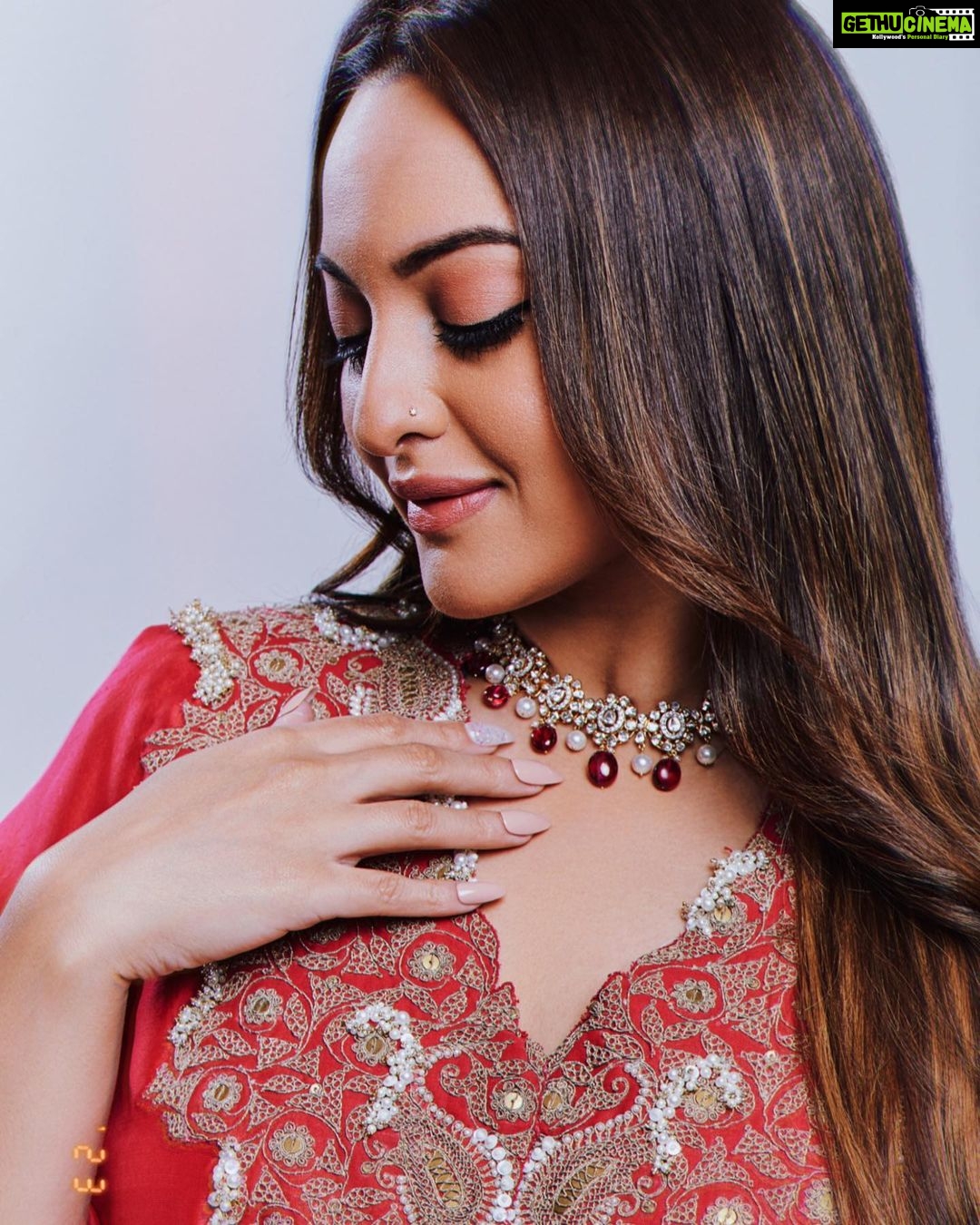 Sonakshi Sinha Instagram - Festive SZN inspo ✨