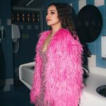 Sonakshi Sinha Instagram - #Kalaastar shattering all records!!! 56 Million in 24 hours and counting… thank you for the love keep it coming 💕 @yoyohoneysingh bada kamaal balliye! #Bts #behindthescenes #shoot #amsterdam