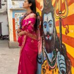 Sonal Chauhan Instagram - वाराणसी ✨🙏🏻🔱 . . . . . . . . . . . . . #ॐ #sonalchauhan #kashi #varanasi #trending #love #monday बाबा विश्वनाथ की नगरी काशी