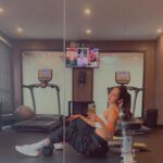 Sonal Chauhan Instagram - Dump 🔪 . . . . . . . . . . . . #love #sonalchauhan #gold Washington D.C.